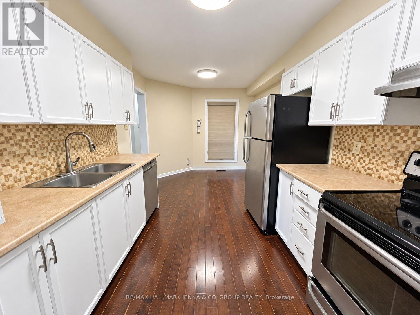 1409 Caravel Crescent Property Photo 8