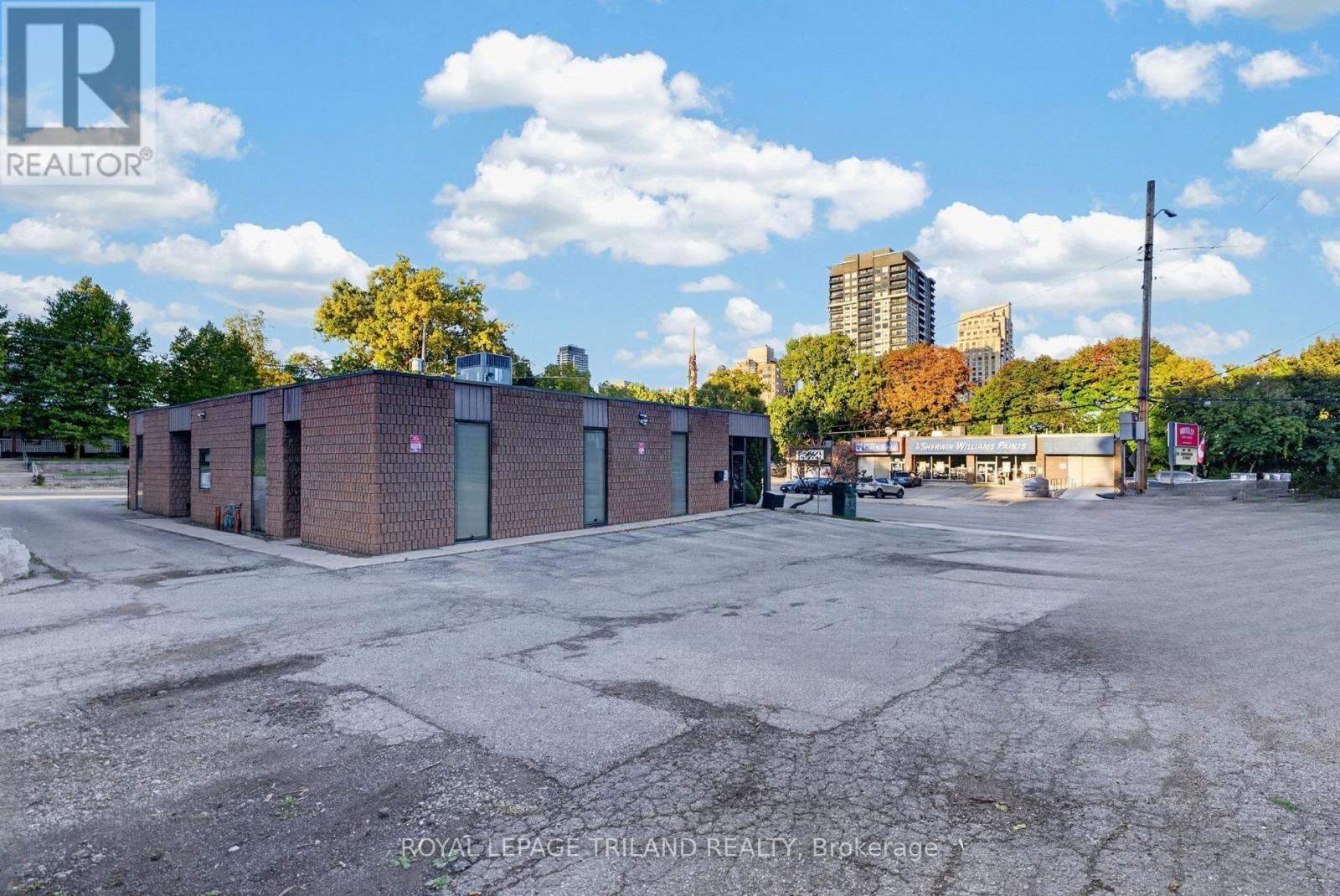 1 Wortley Road Property Photo 4