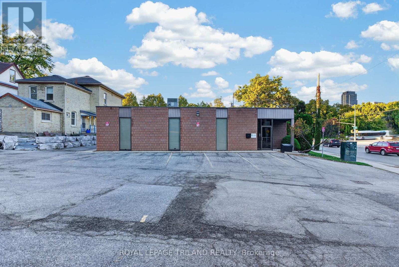 1 Wortley Road Property Photo 5