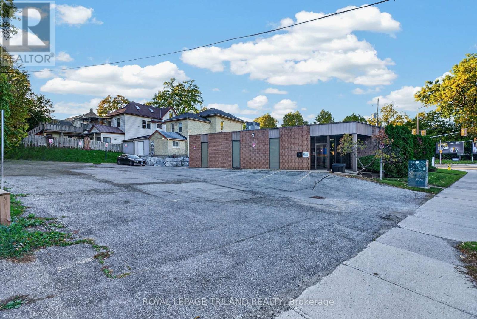1 Wortley Road Property Photo 6