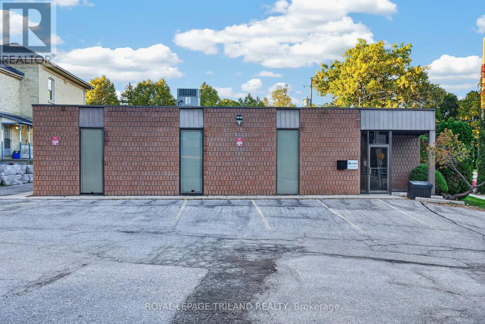 1 Wortley Road Property Photo 7