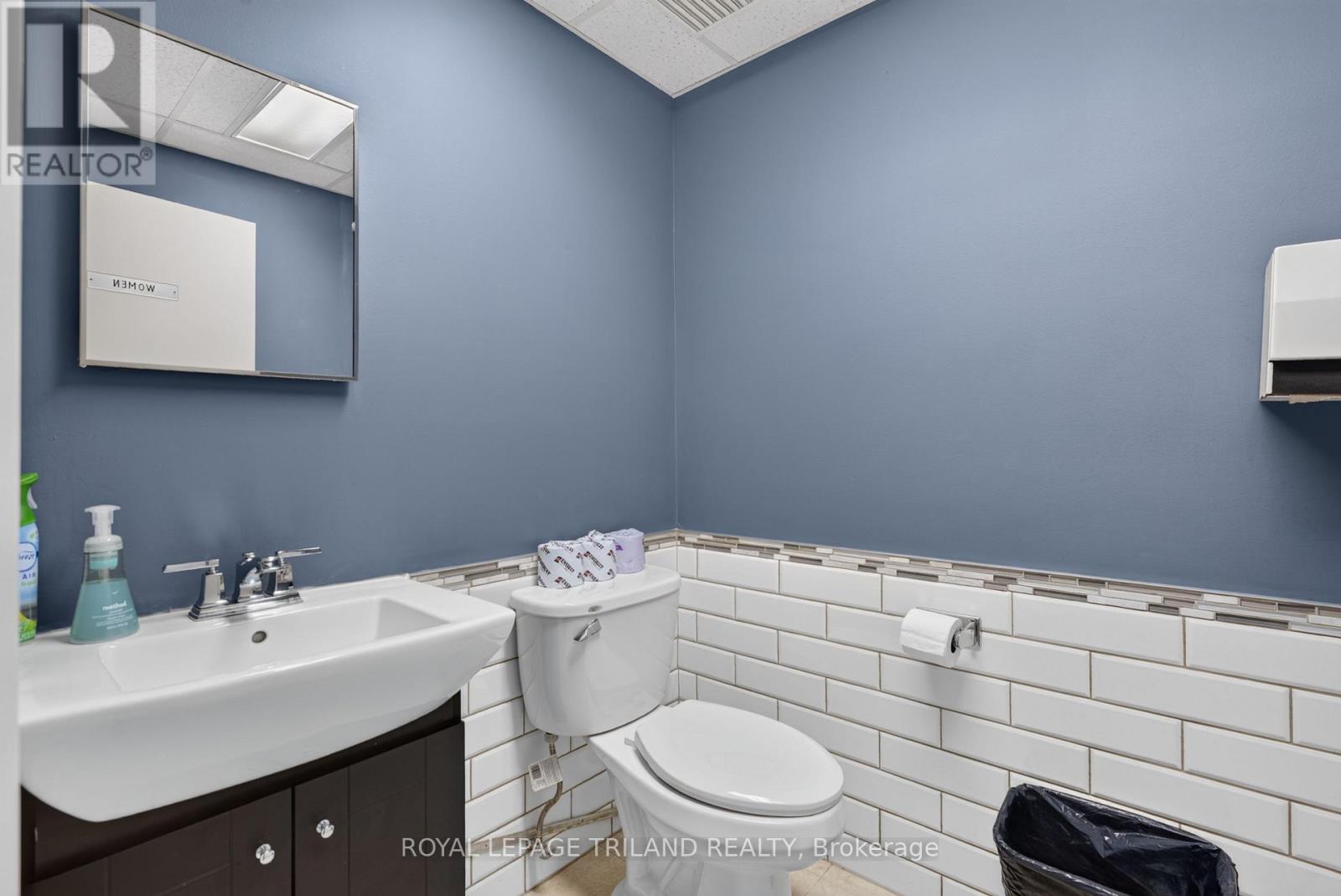 1 Wortley Road Property Photo 47