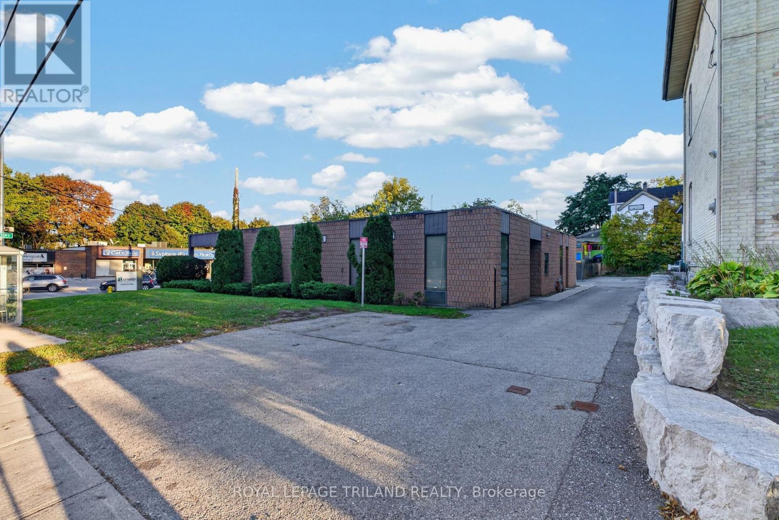 1 Wortley Road Property Photo 48
