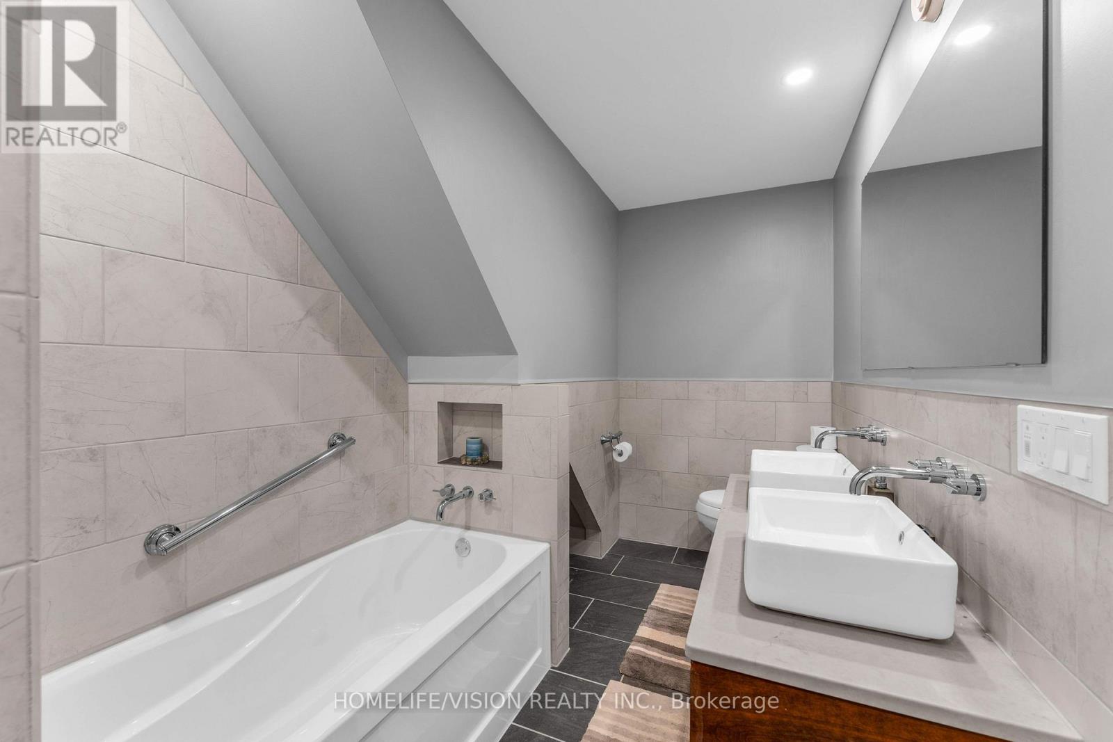 2862 Holleford Road Property Photo 28