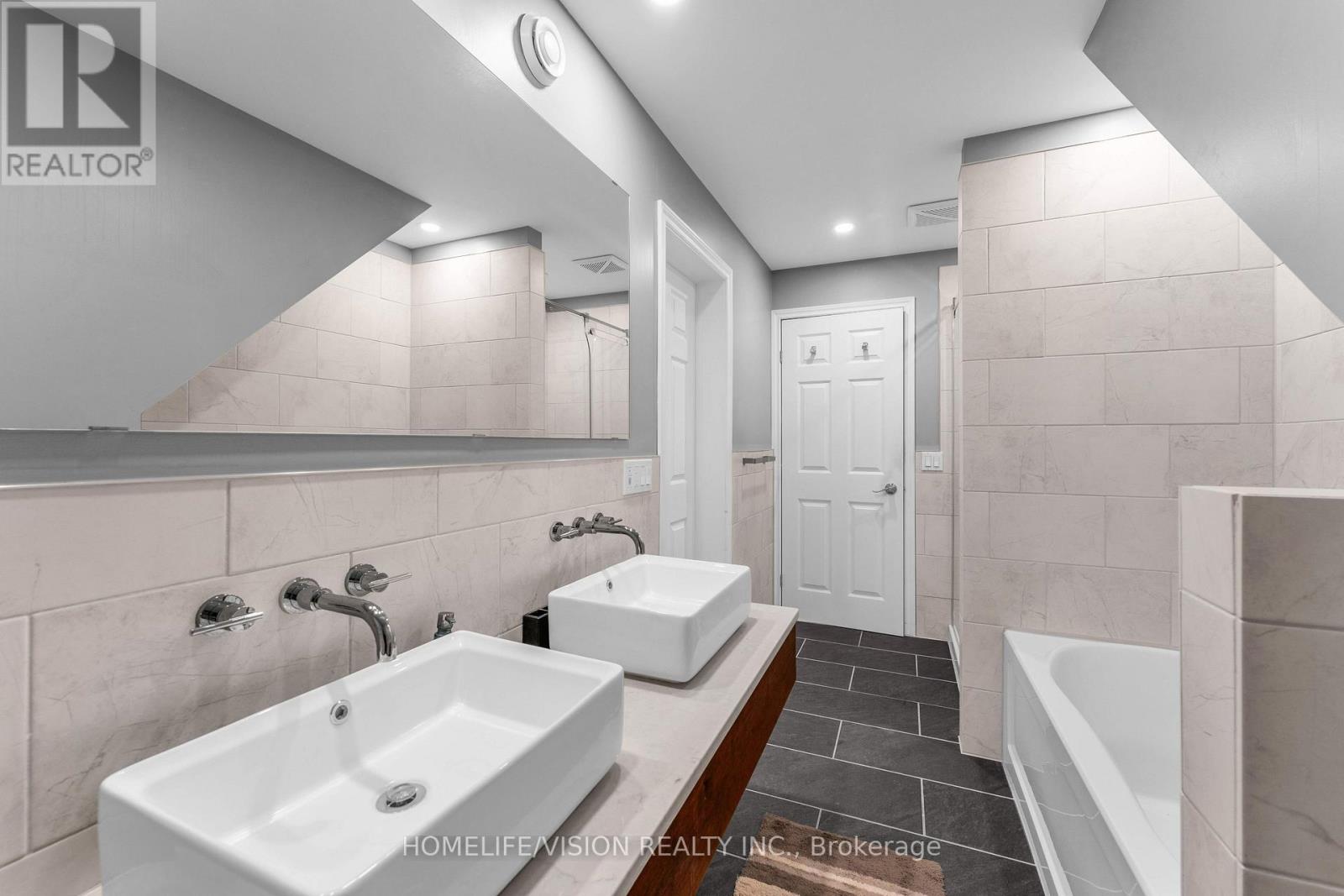 2862 Holleford Road Property Photo 29