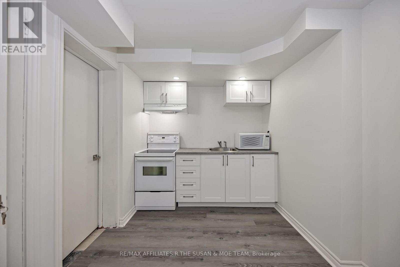 2131 Neepawa Avenue Property Photo 8