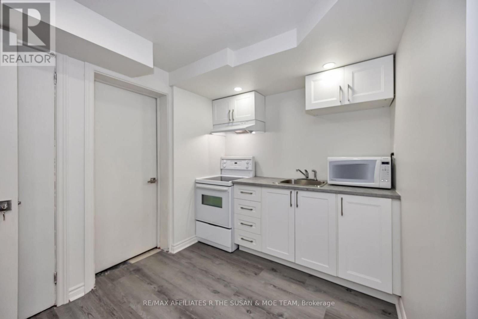 2131 Neepawa Avenue Property Photo 10