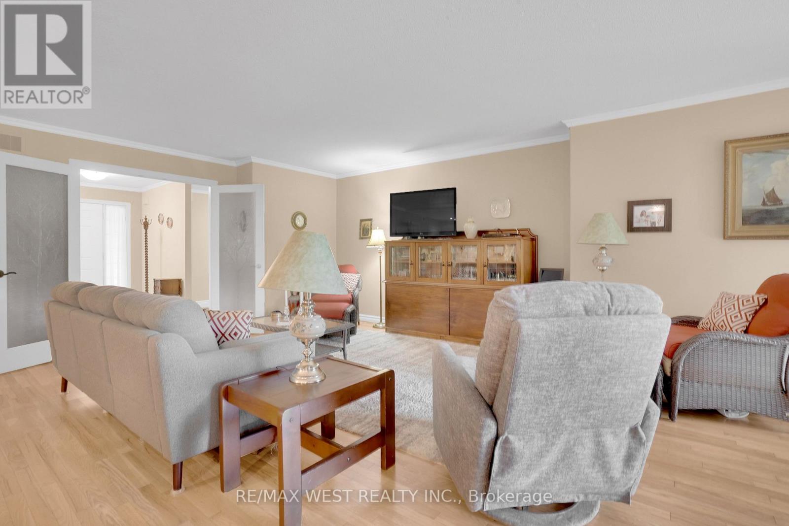 20 Deerhurst Highlands Drive Property Photo 6
