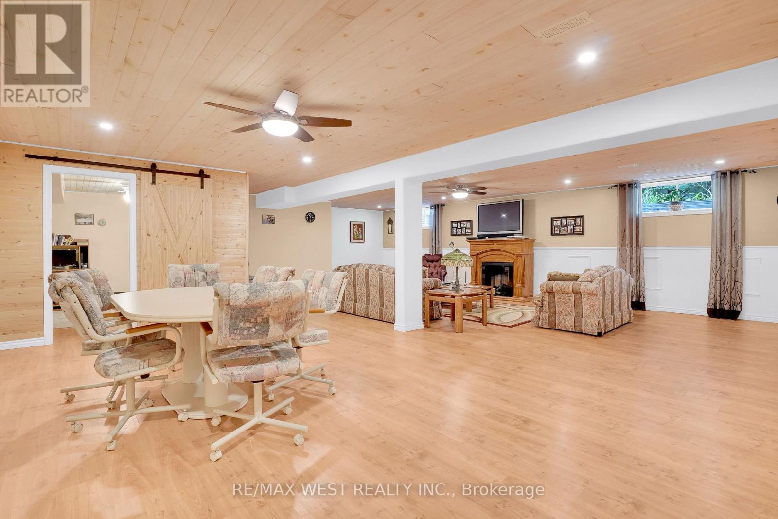 20 Deerhurst Highlands Drive Property Photo 11