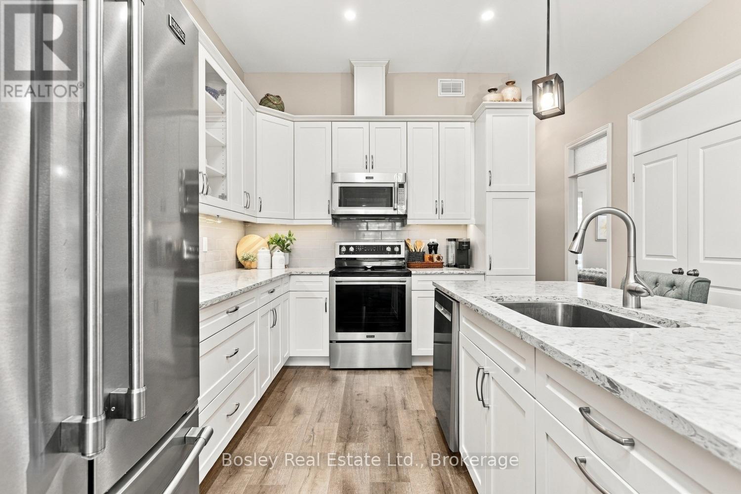 928 John Fairhurst Boulevard Property Photo 16