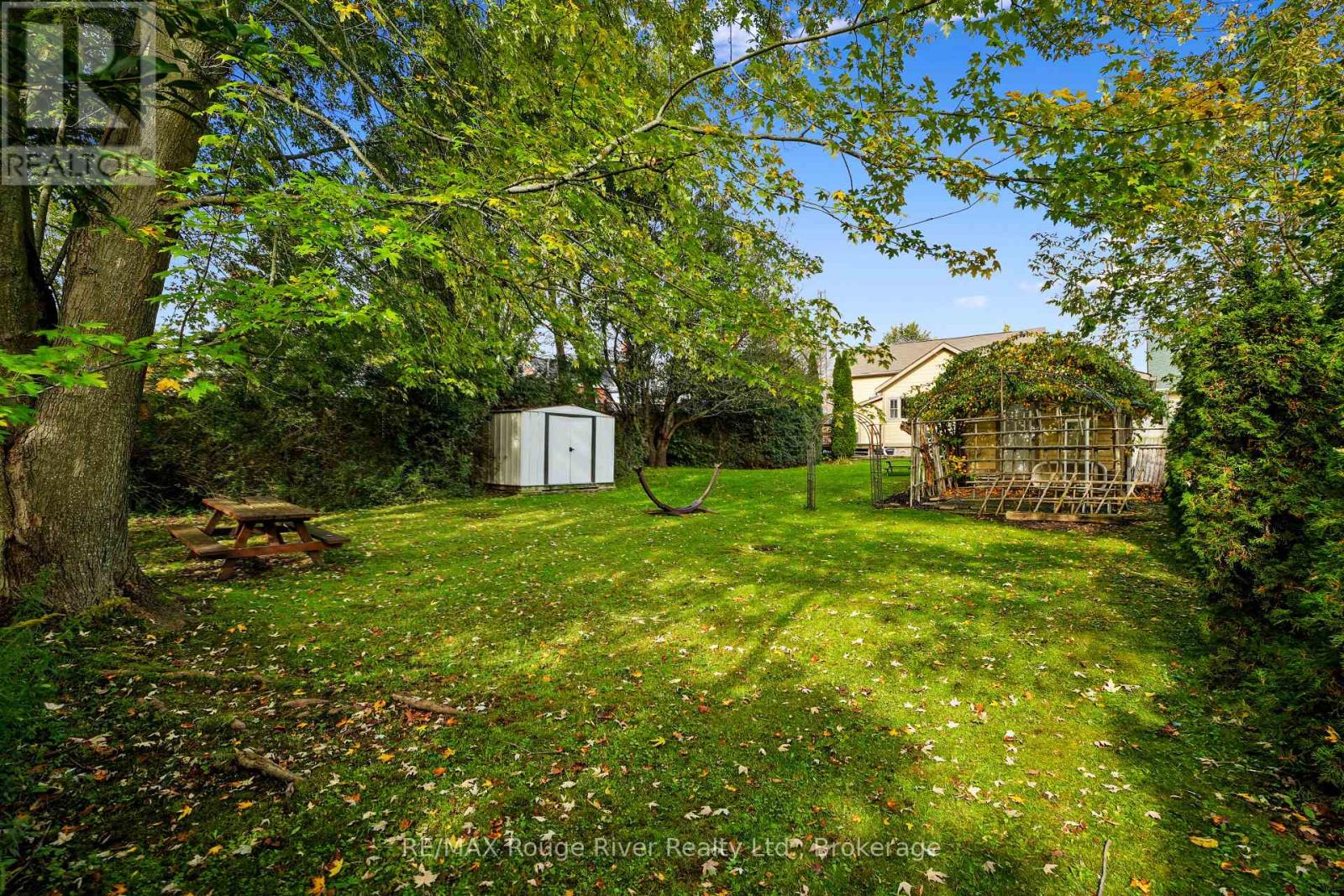 27 Buck Street Property Photo 31