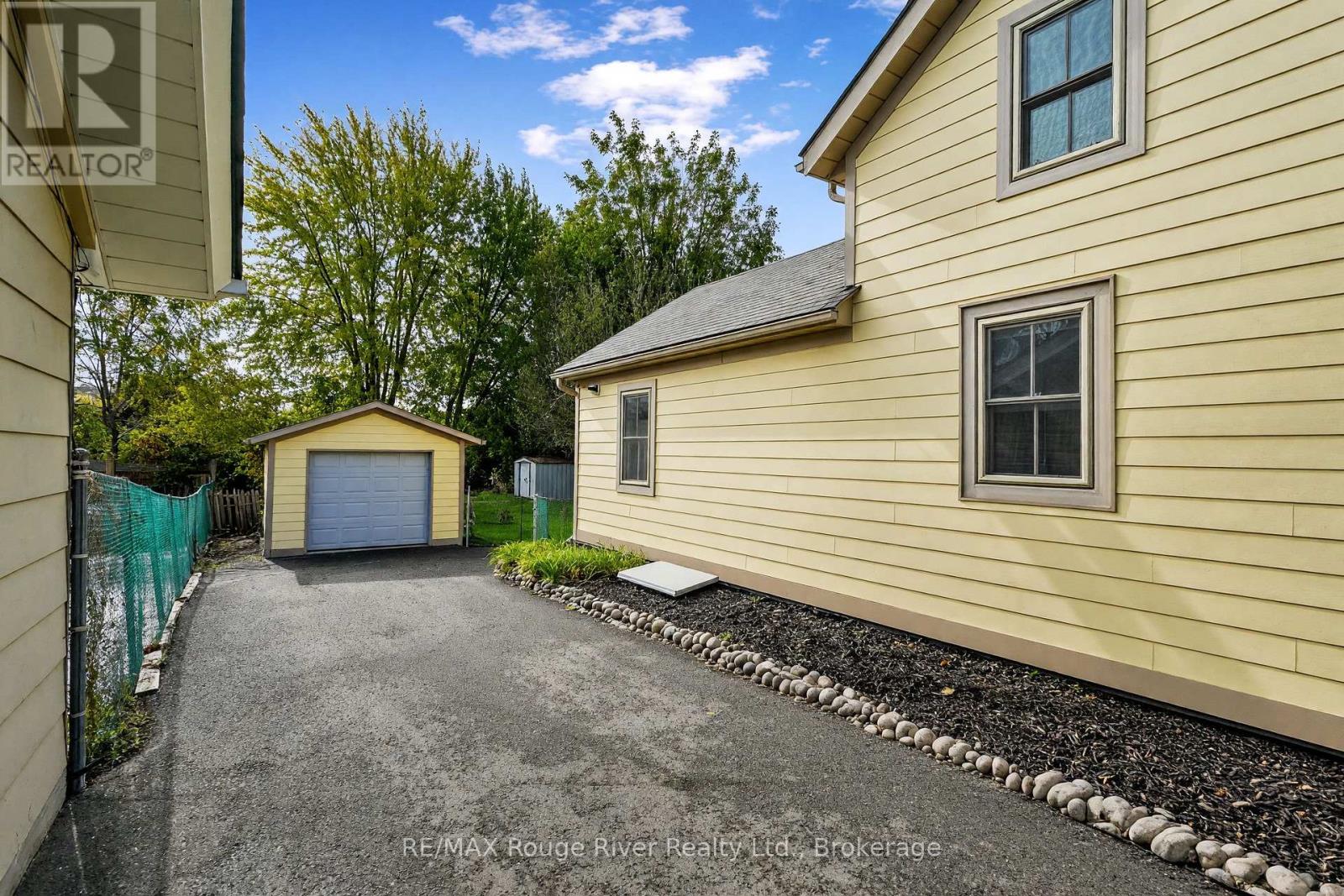 27 Buck Street Property Photo 33