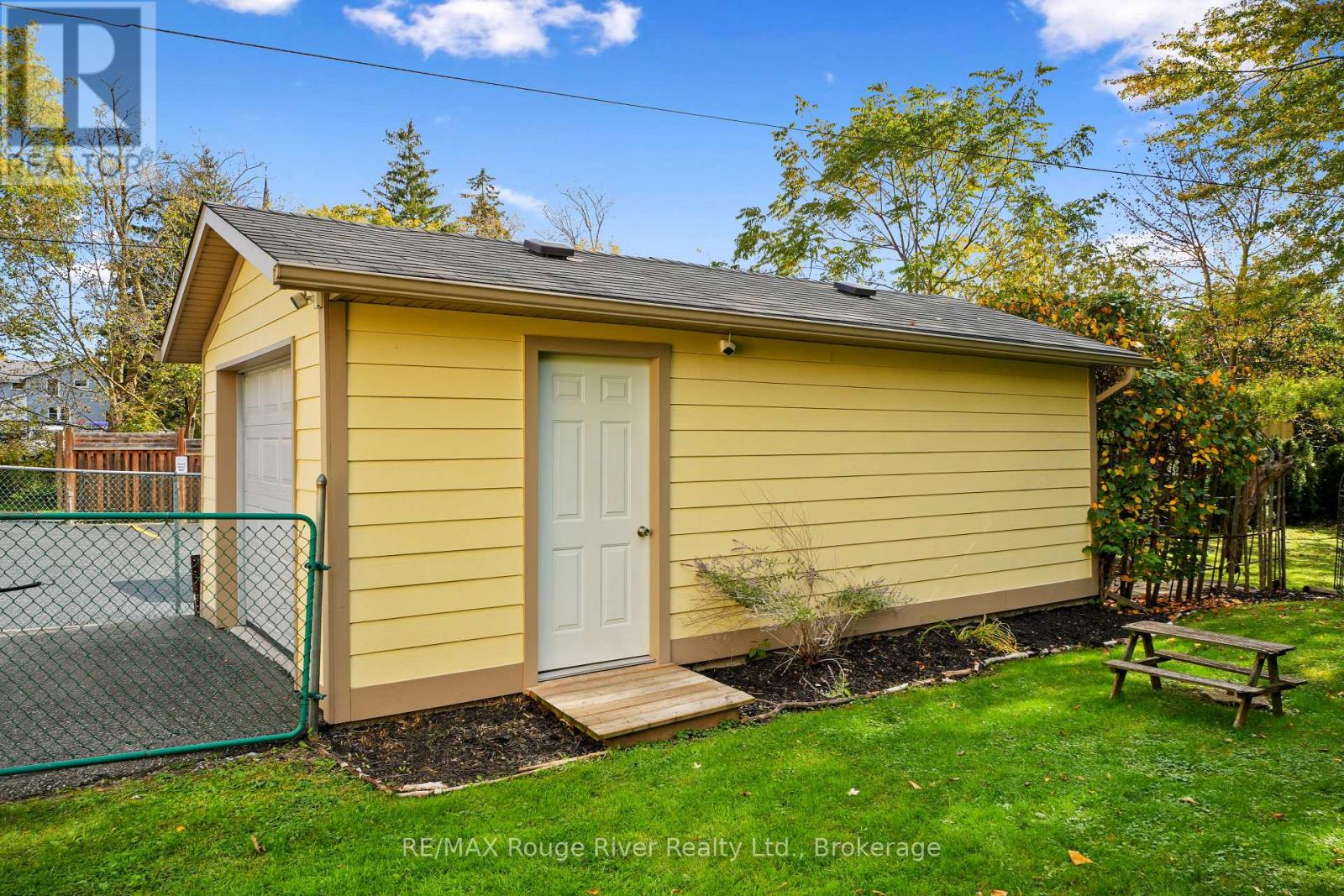 27 Buck Street Property Photo 42