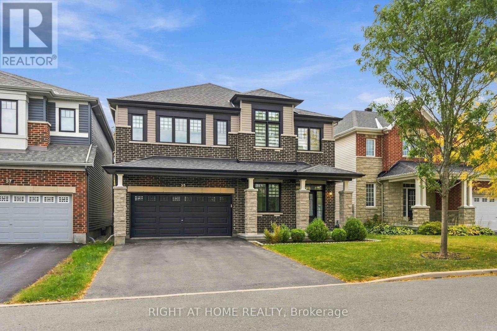 35 Hawks Landing Crescent Property Photo 2