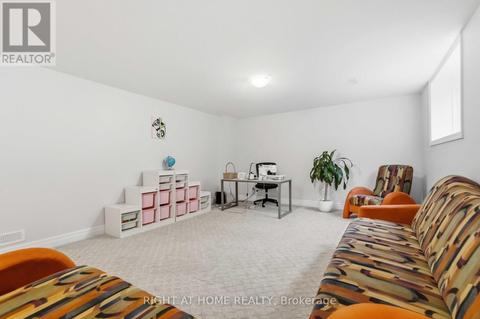 35 Hawks Landing Crescent Property Photo 42
