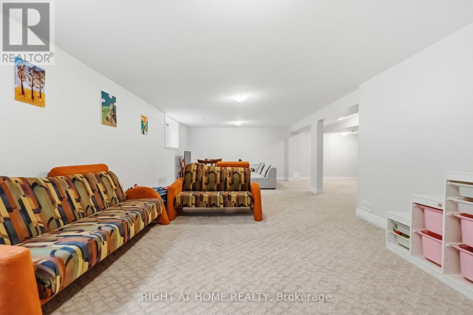 35 Hawks Landing Crescent Property Photo 43