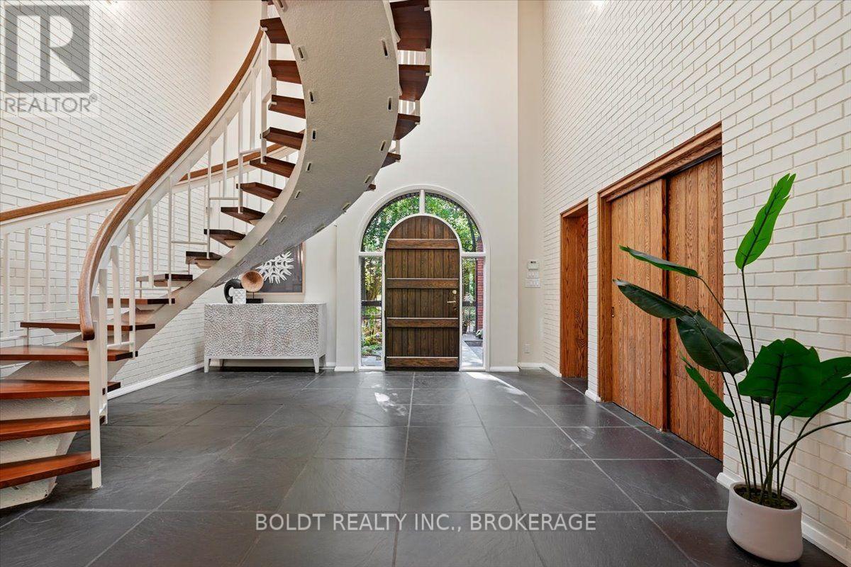 290 Riverview Boulevard Property Photo 9