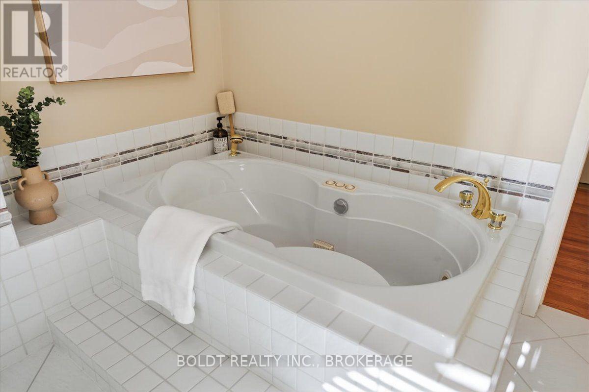 290 Riverview Boulevard Property Photo 32