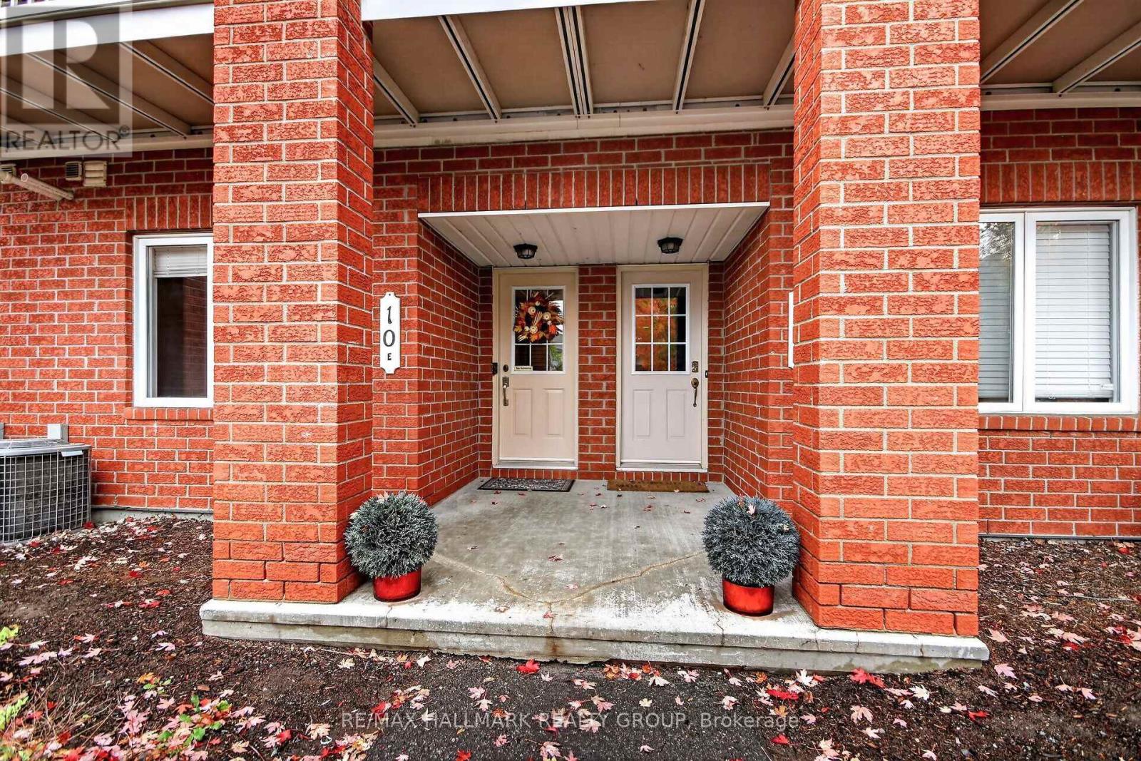 10e Daybreak Street Property Photo 2