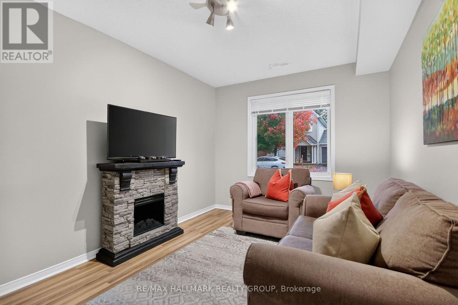 10e Daybreak Street Property Photo 4