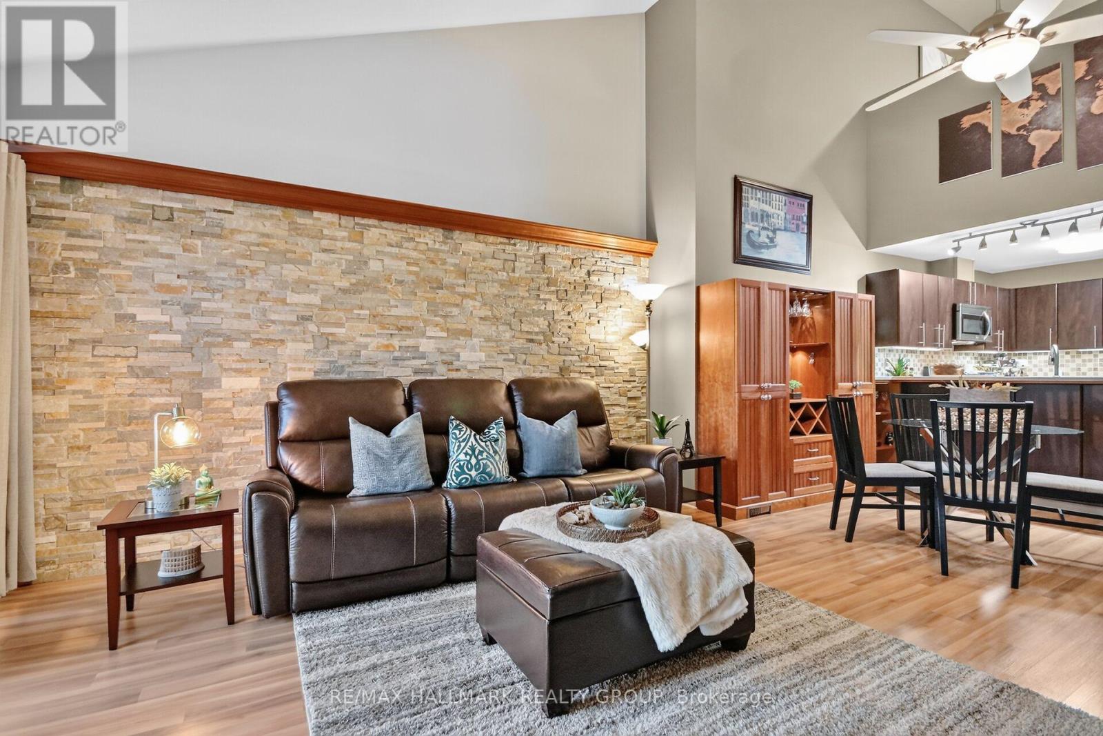 10e Daybreak Street Property Photo 21