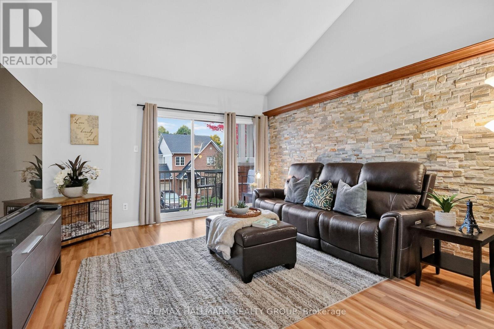 10e Daybreak Street Property Photo 22
