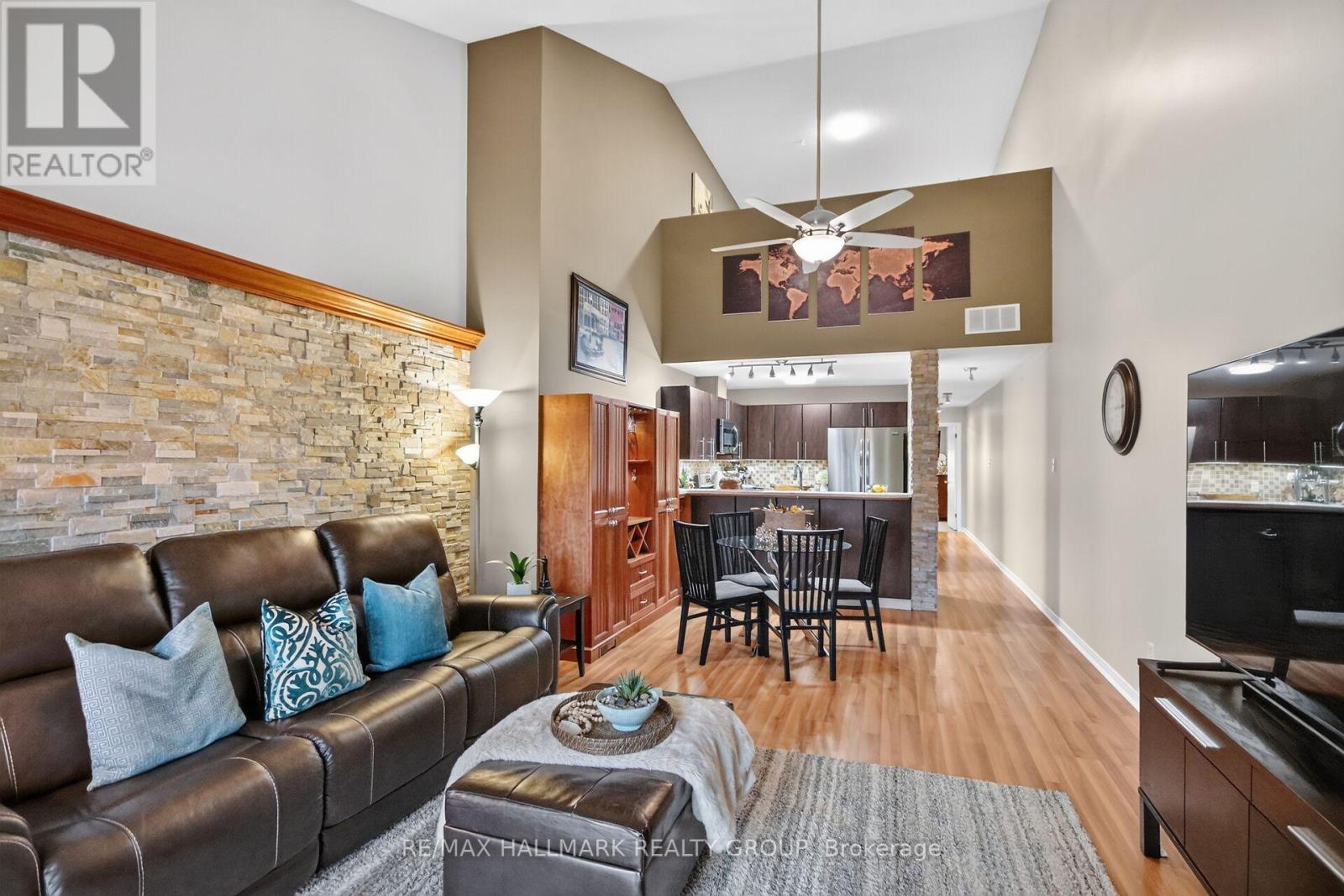 10e Daybreak Street Property Photo 24