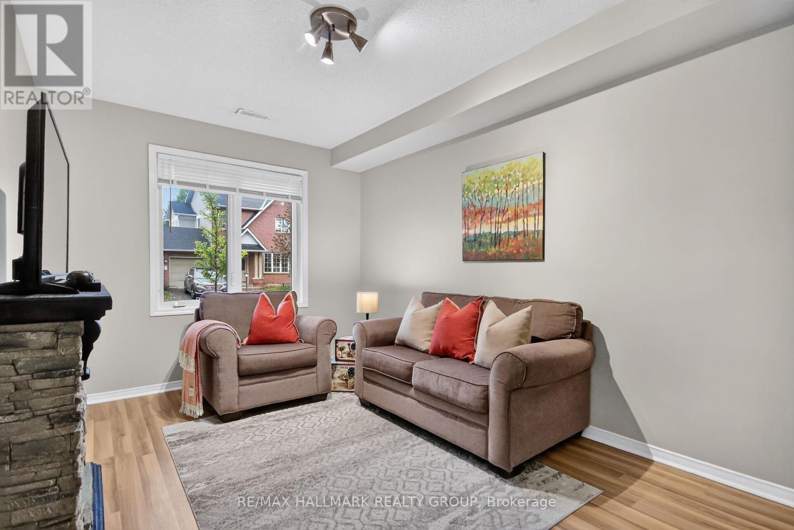 10e Daybreak Street Property Photo 5