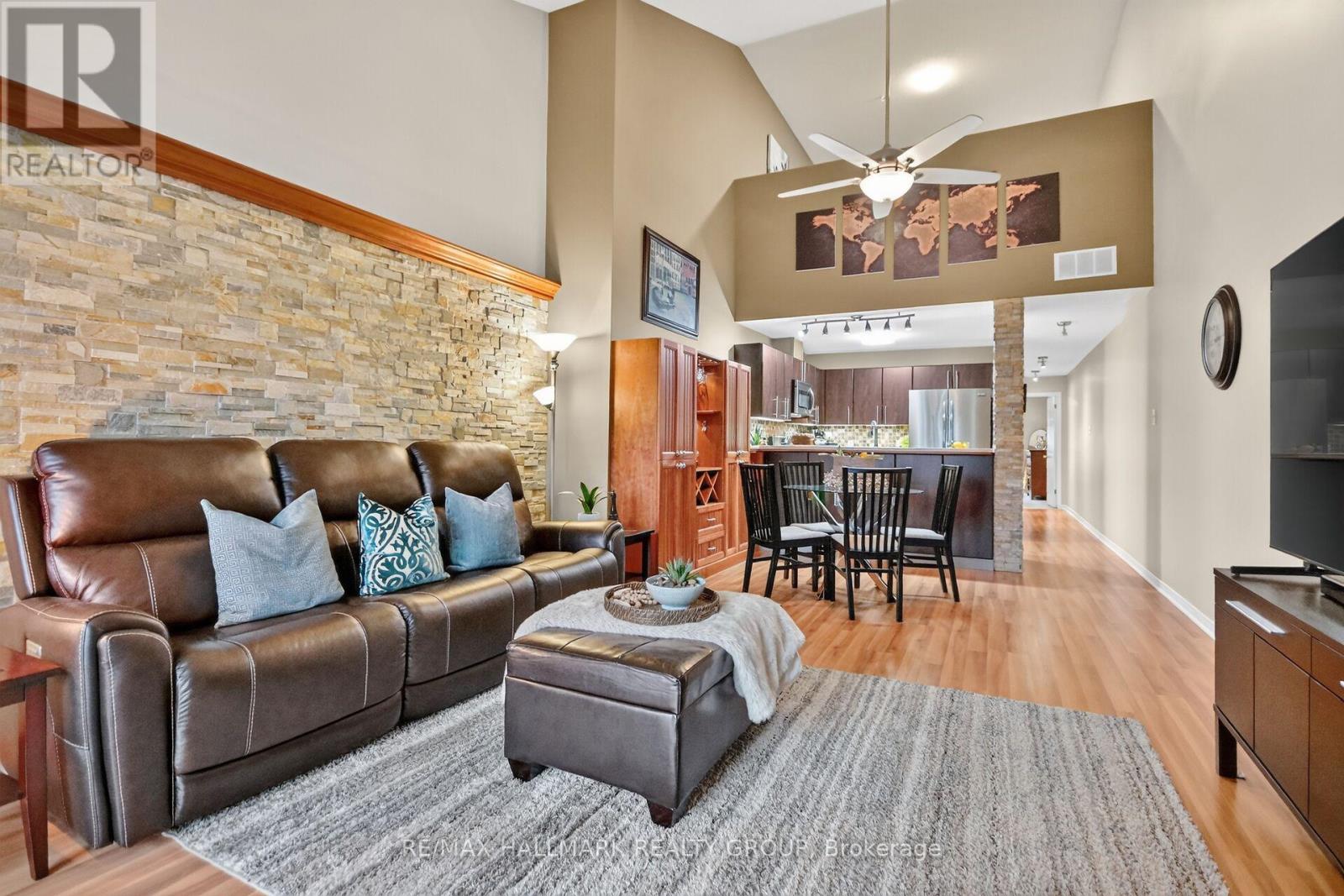 10e Daybreak Street Property Photo 23