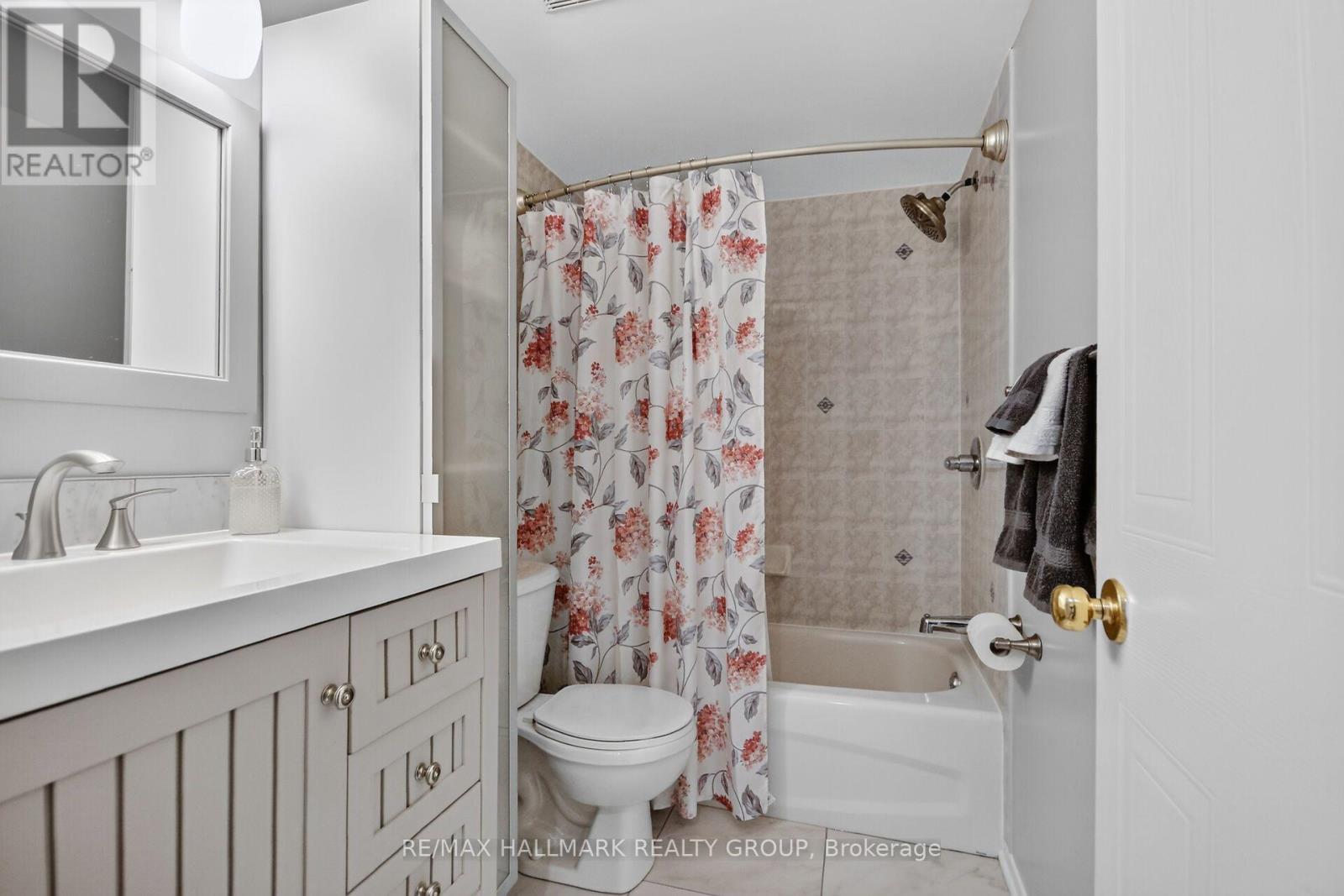 10e Daybreak Street Property Photo 33