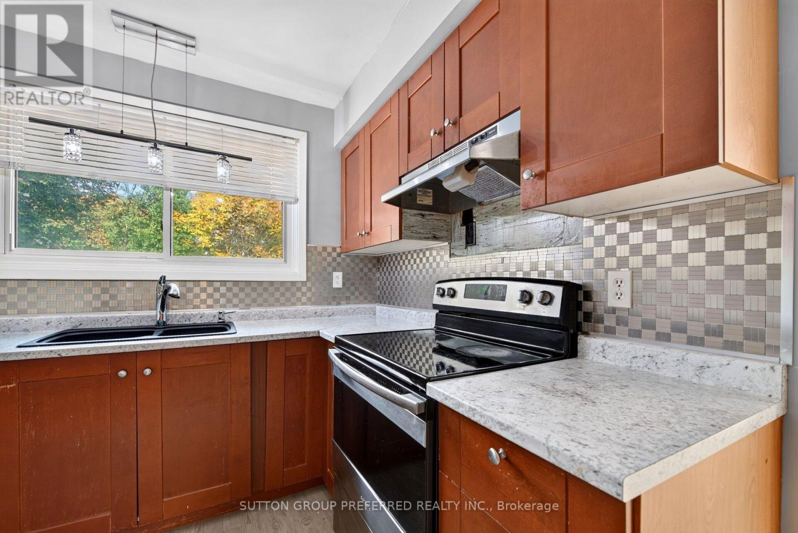 4 - 1460 Limberlost Road Property Photo 18