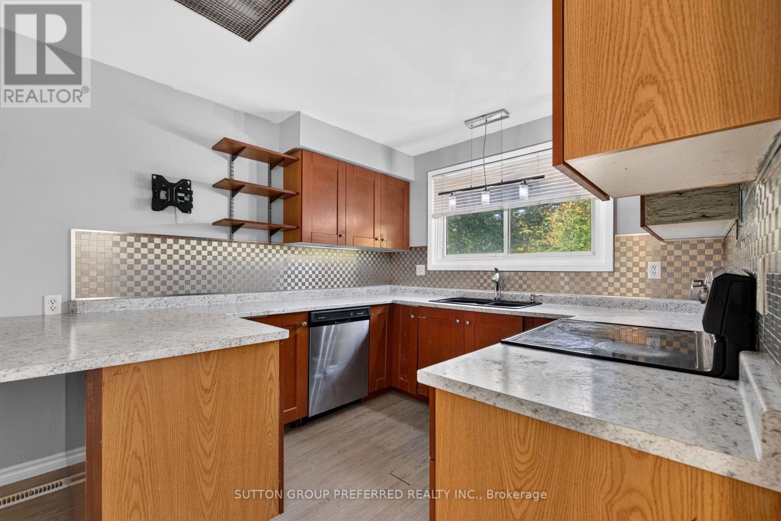 4 - 1460 Limberlost Road Property Photo 19