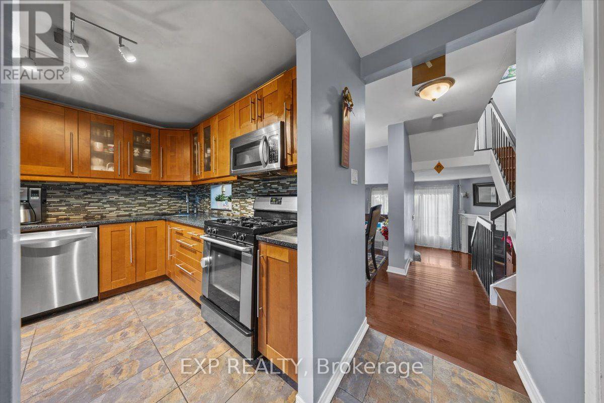 66 Tedwyn Drive Property Photo 3