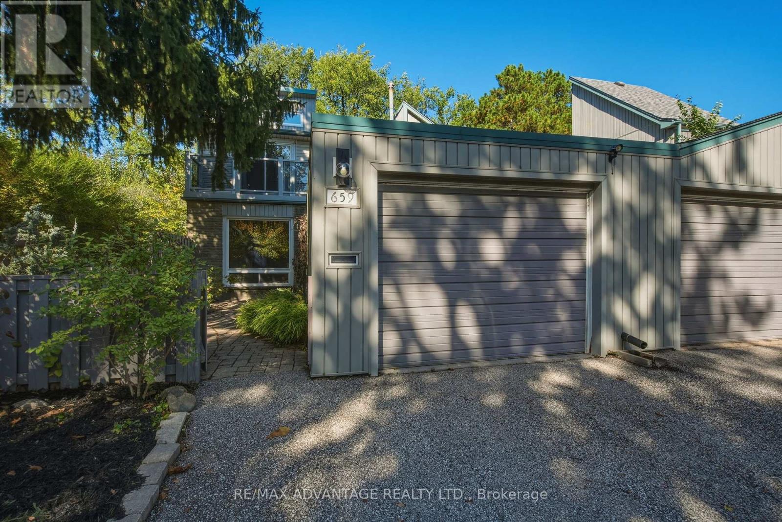 659 Woodcrest Boulevard Property Photo 3