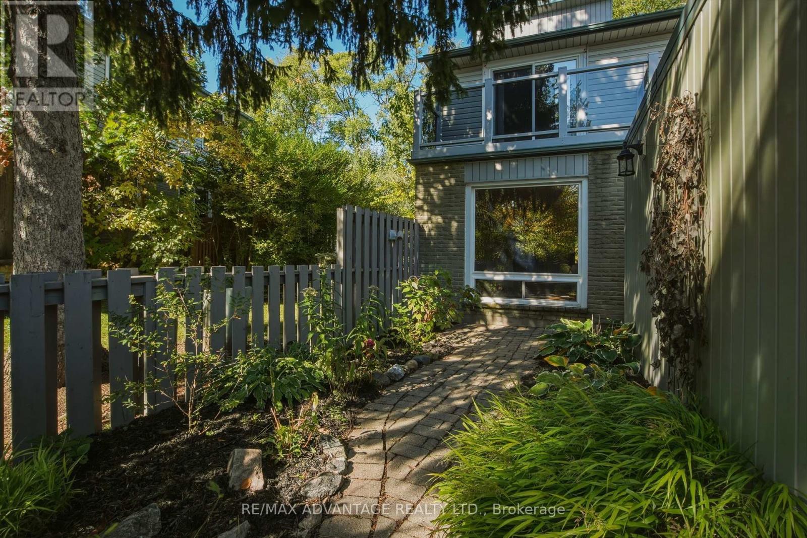 659 Woodcrest Boulevard Property Photo 4