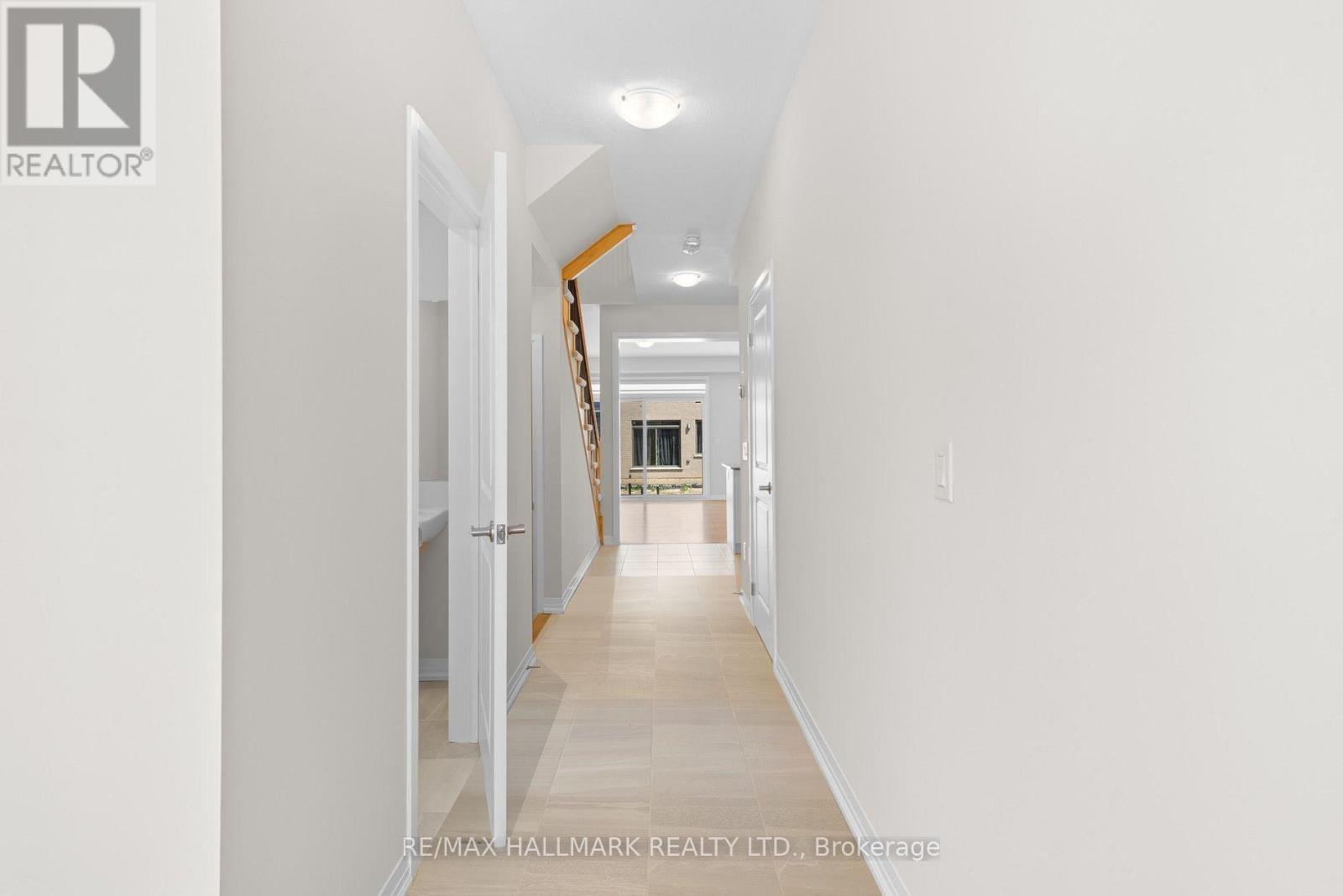 16 Crossmore Crescent Property Photo 4