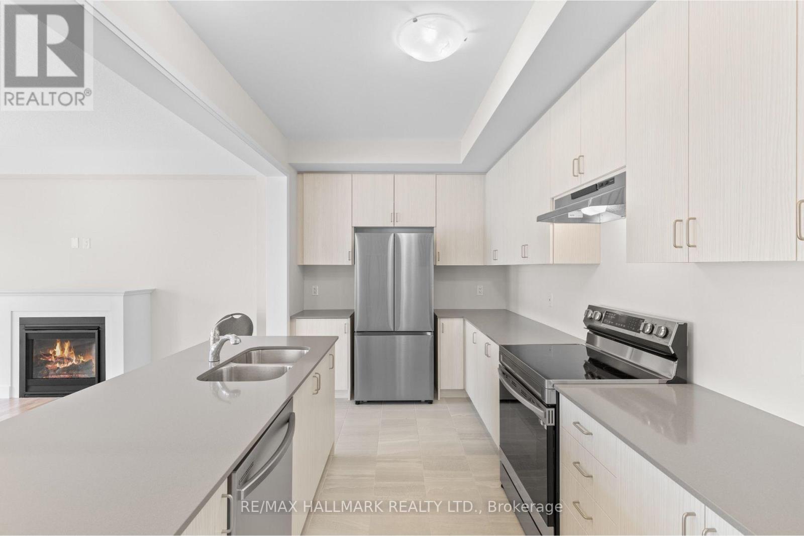 16 Crossmore Crescent Property Photo 6