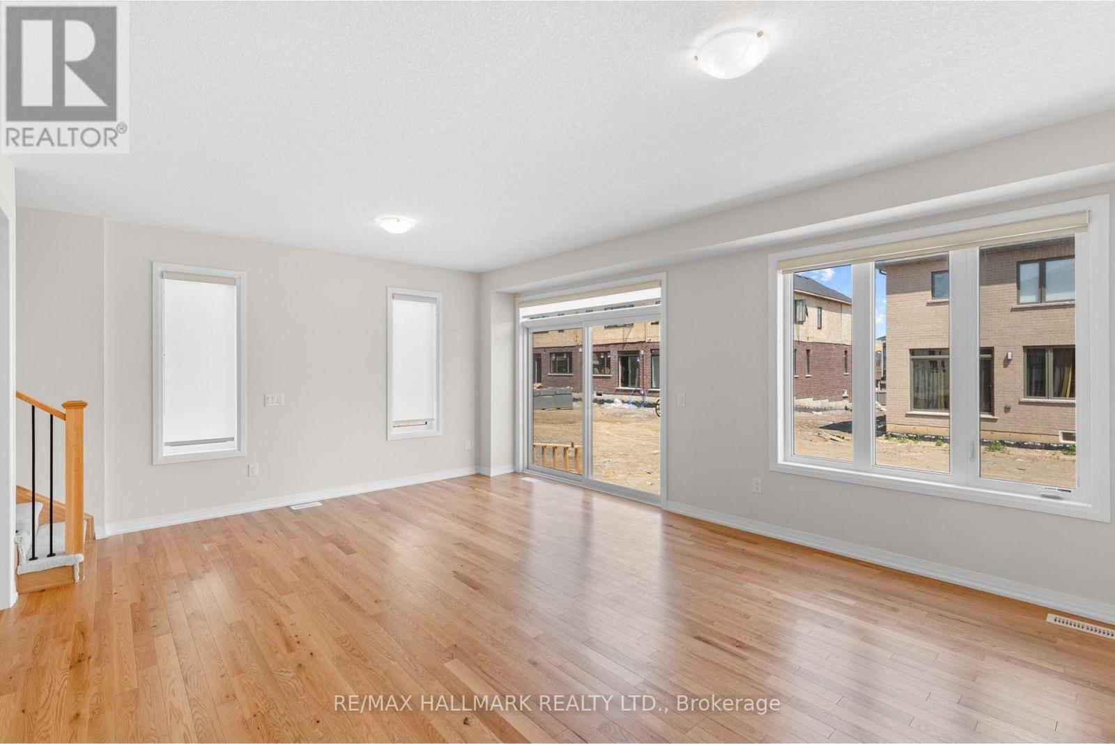 16 Crossmore Crescent Property Photo 7