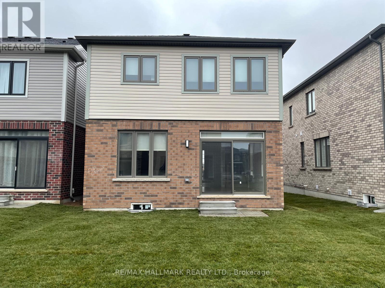 16 Crossmore Crescent Property Photo 29