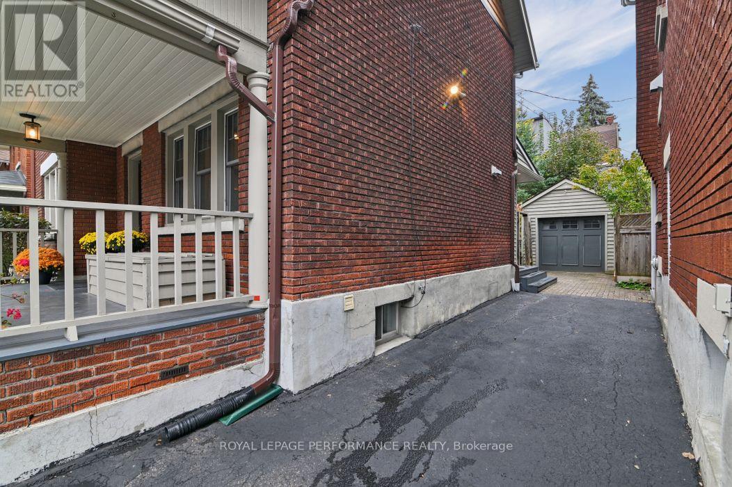 16 Renfrew Avenue Property Photo 5