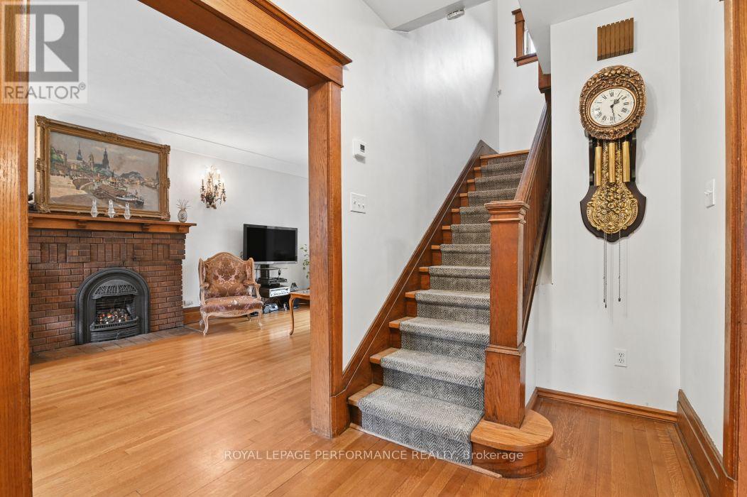 16 Renfrew Avenue Property Photo 8