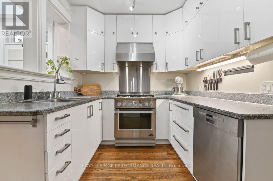 16 Renfrew Avenue Property Photo 18