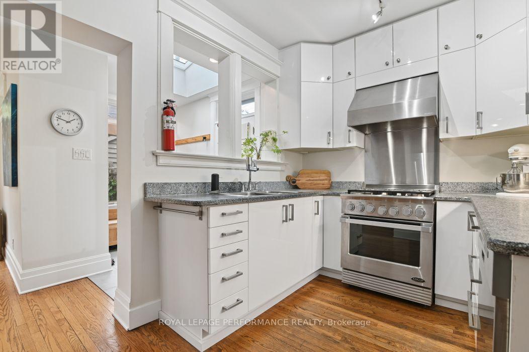 16 Renfrew Avenue Property Photo 19