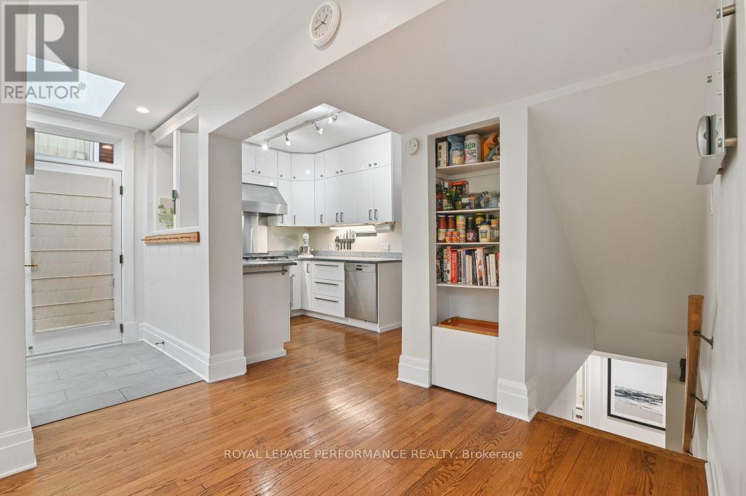 16 Renfrew Avenue Property Photo 21