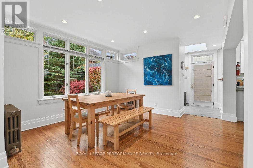 16 Renfrew Avenue Property Photo 22