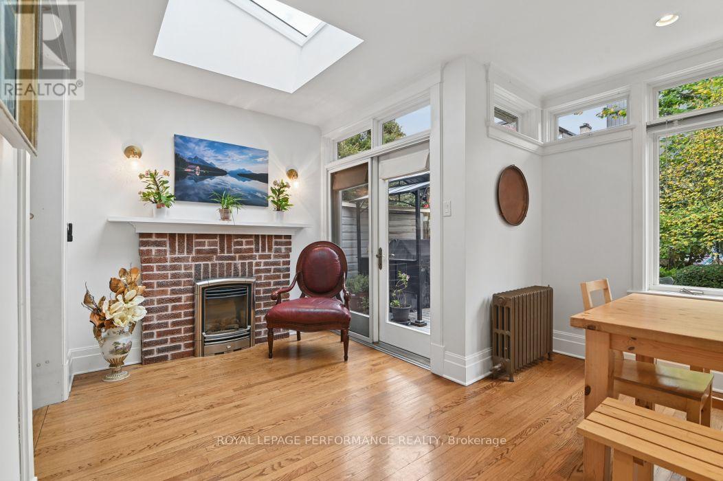 16 Renfrew Avenue Property Photo 24