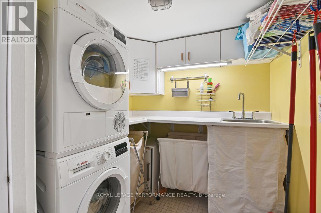 16 Renfrew Avenue Property Photo 40