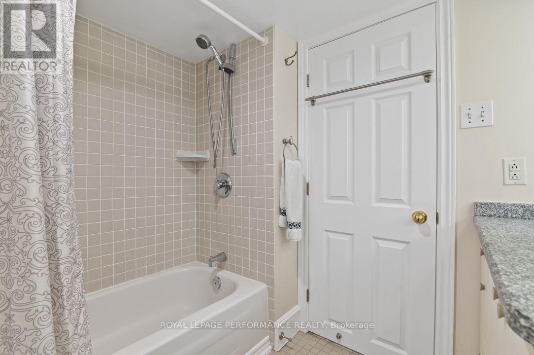 16 Renfrew Avenue Property Photo 43