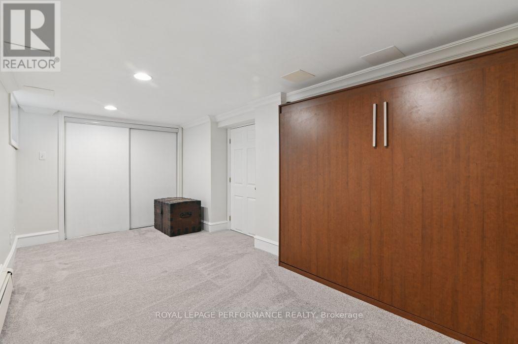 16 Renfrew Avenue Property Photo 45