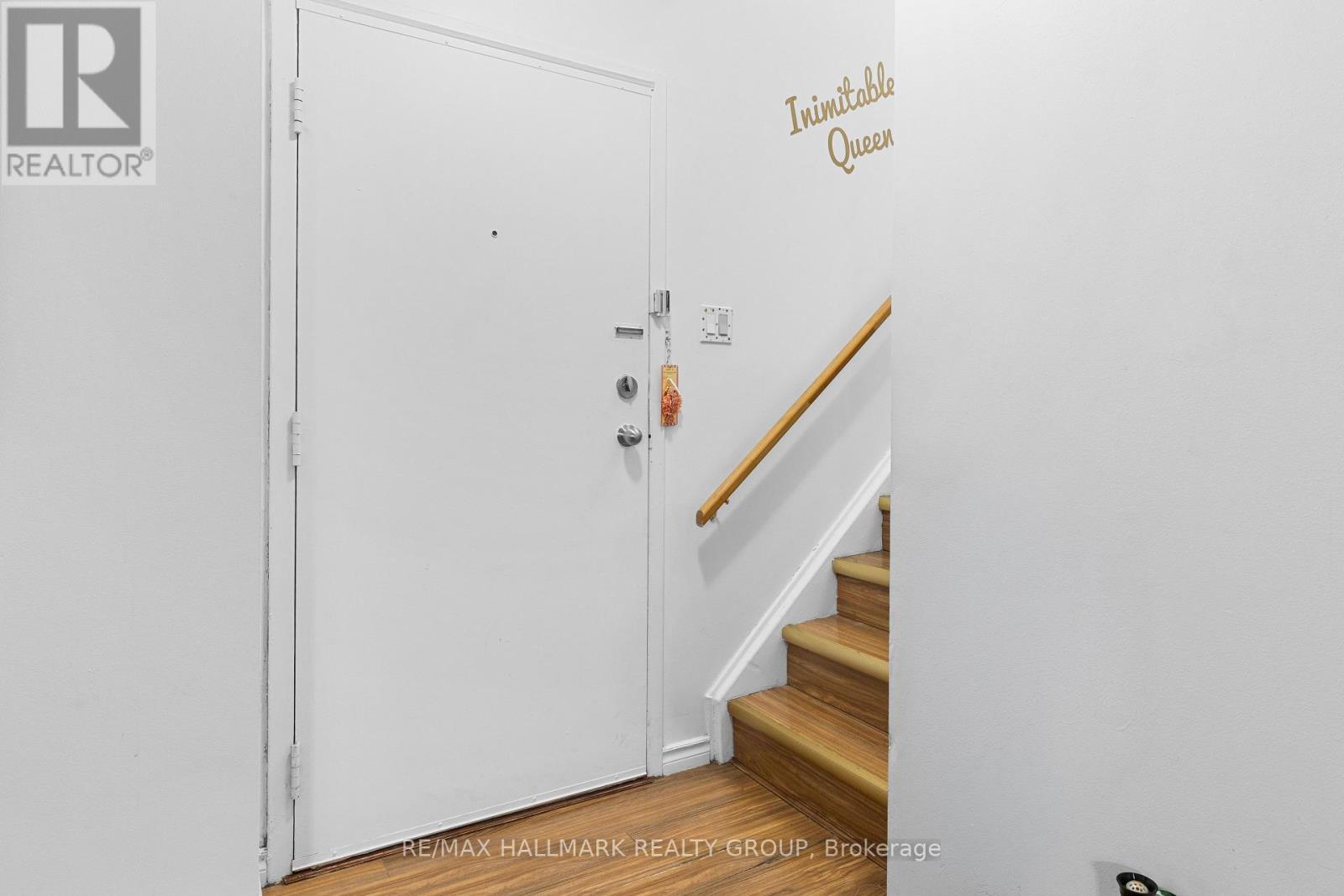 605 - 1589 St Bernard Street Property Photo 4